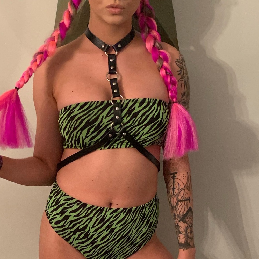 Black body harness